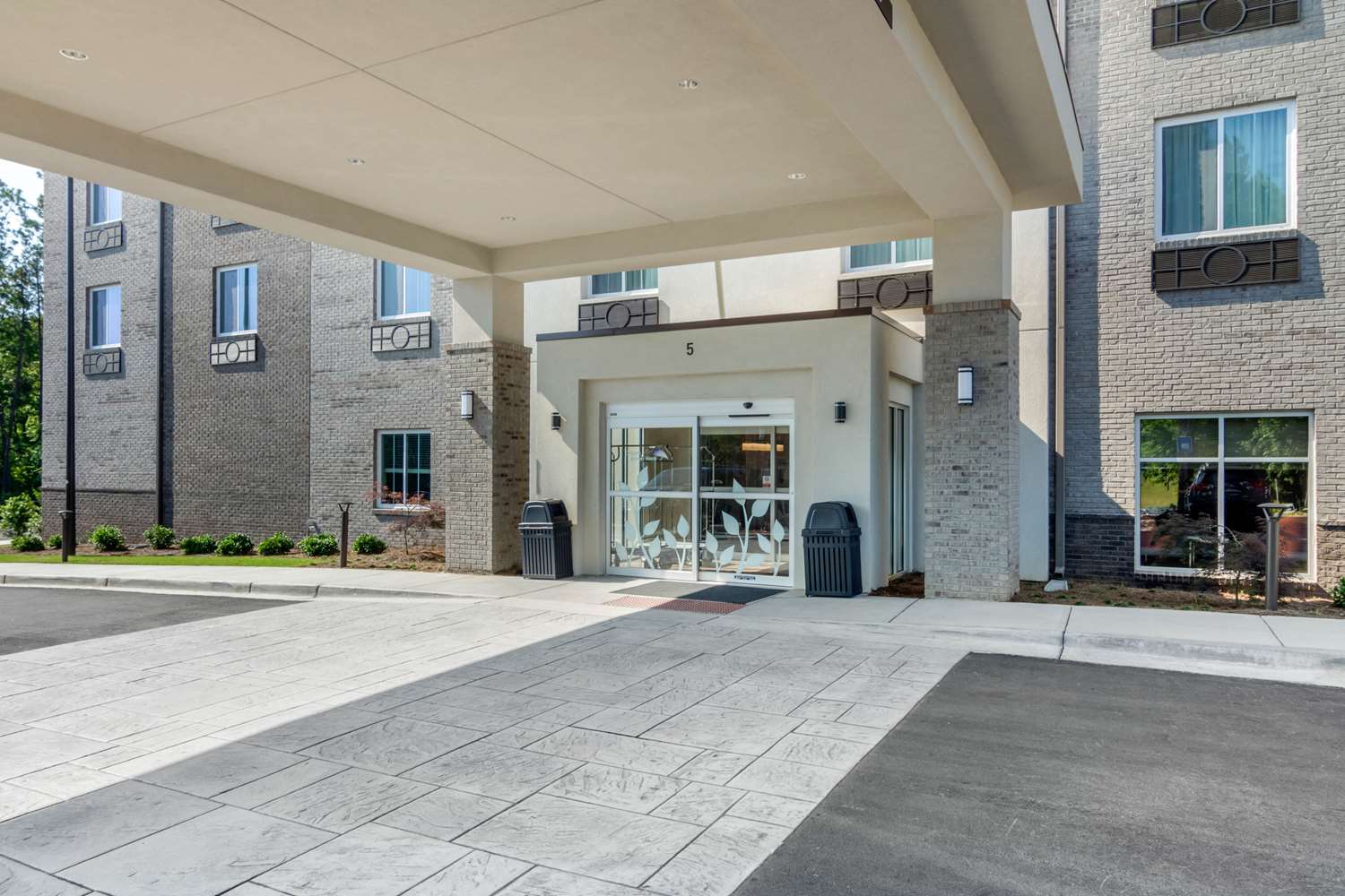 MainStay Suites Newnan Atlanta South Hotel 17/20