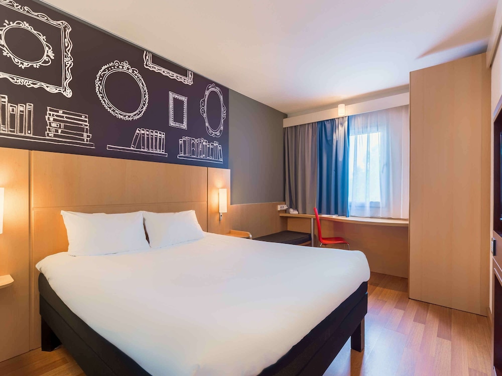 Ibis Warszawa Ostrobramska 27/60