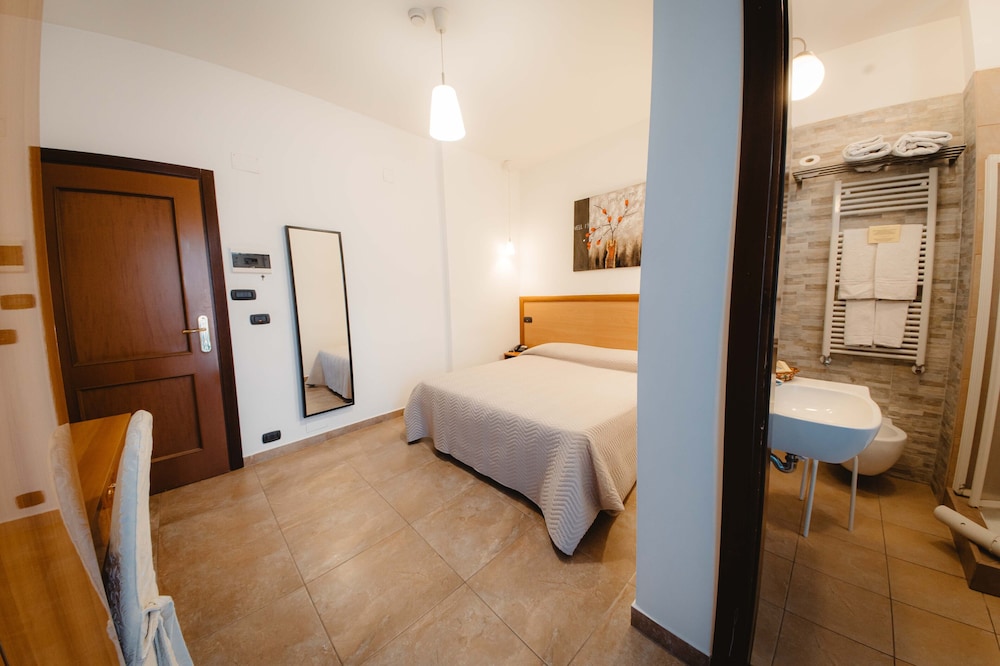 Hotel Accord Le Rose 20/50
