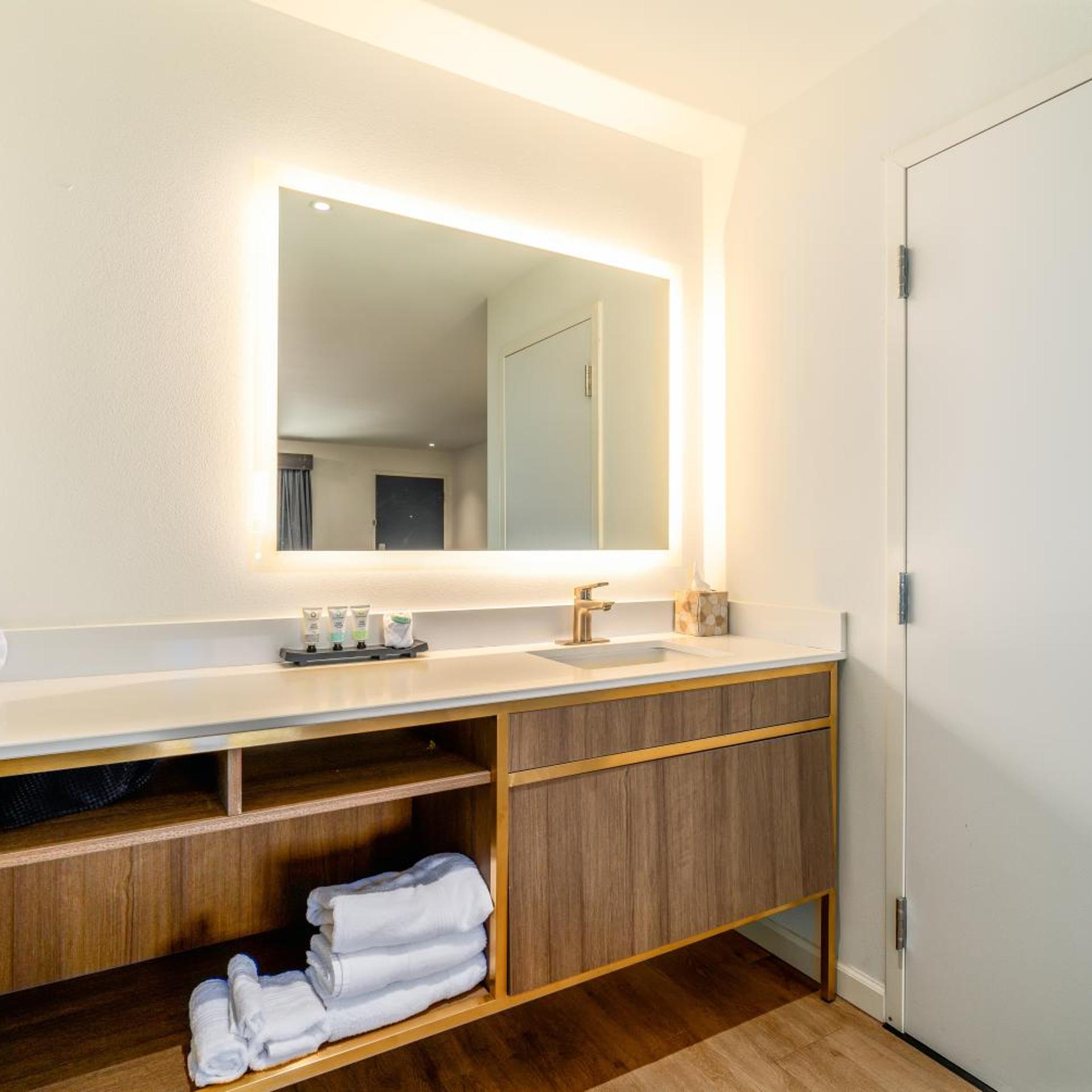 Trend Hotel at LAX Airport 43/46