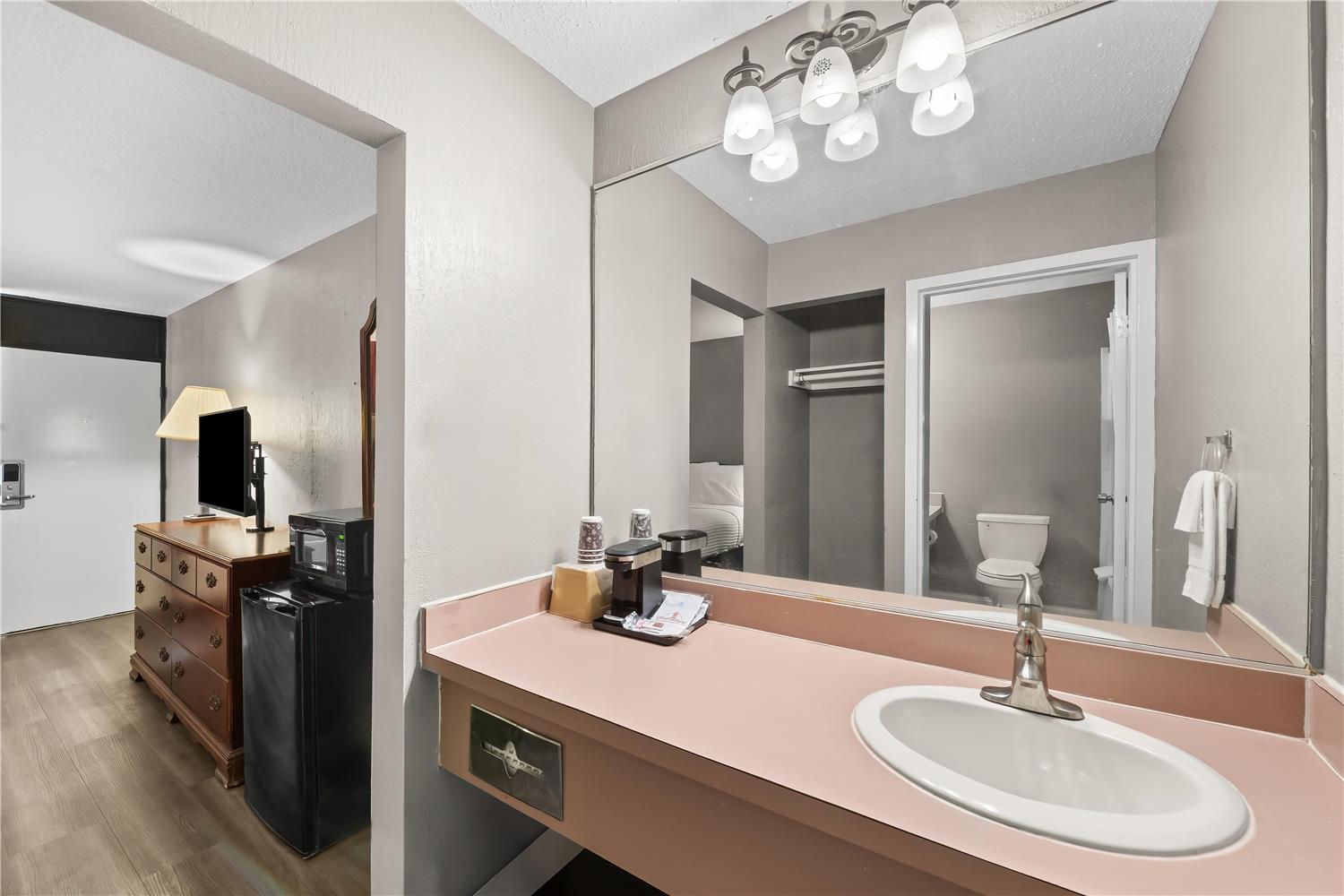 Knights Inn Virginia Beach Lynnhaven image