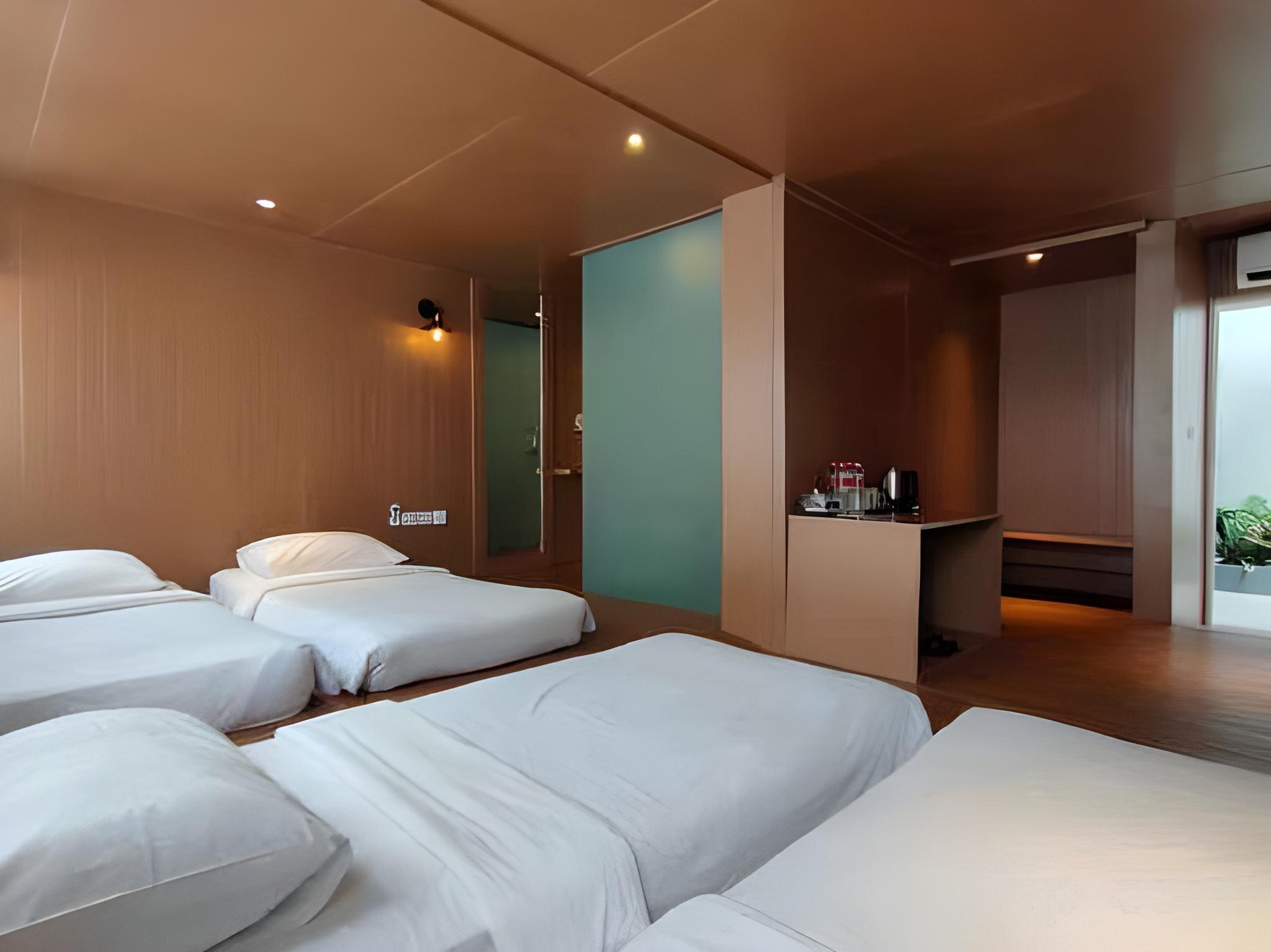 غرفة عائلية، Kontena Hotel 2/2