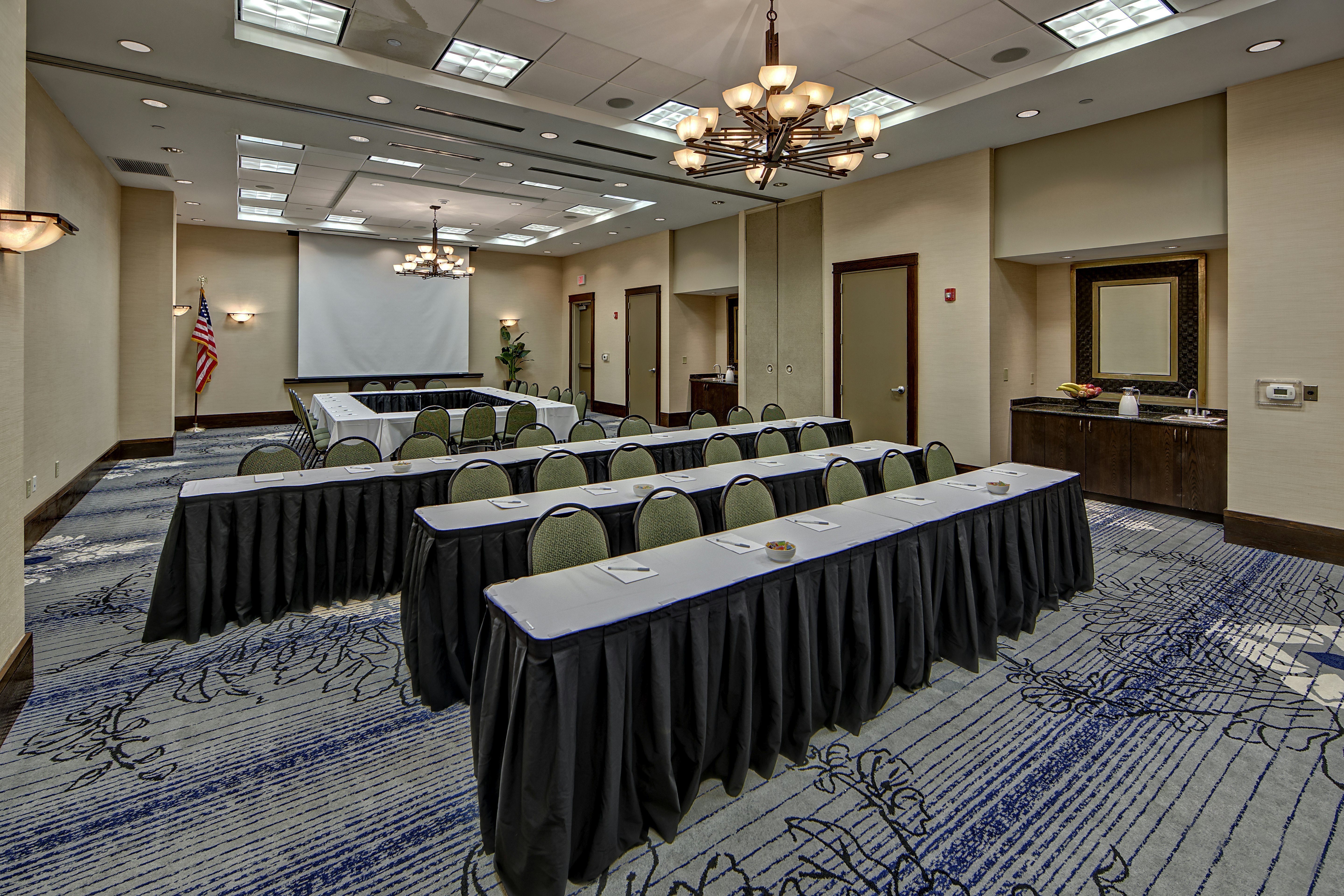 Hampton Inn And Suites Nashville Downtown Tn 48/53