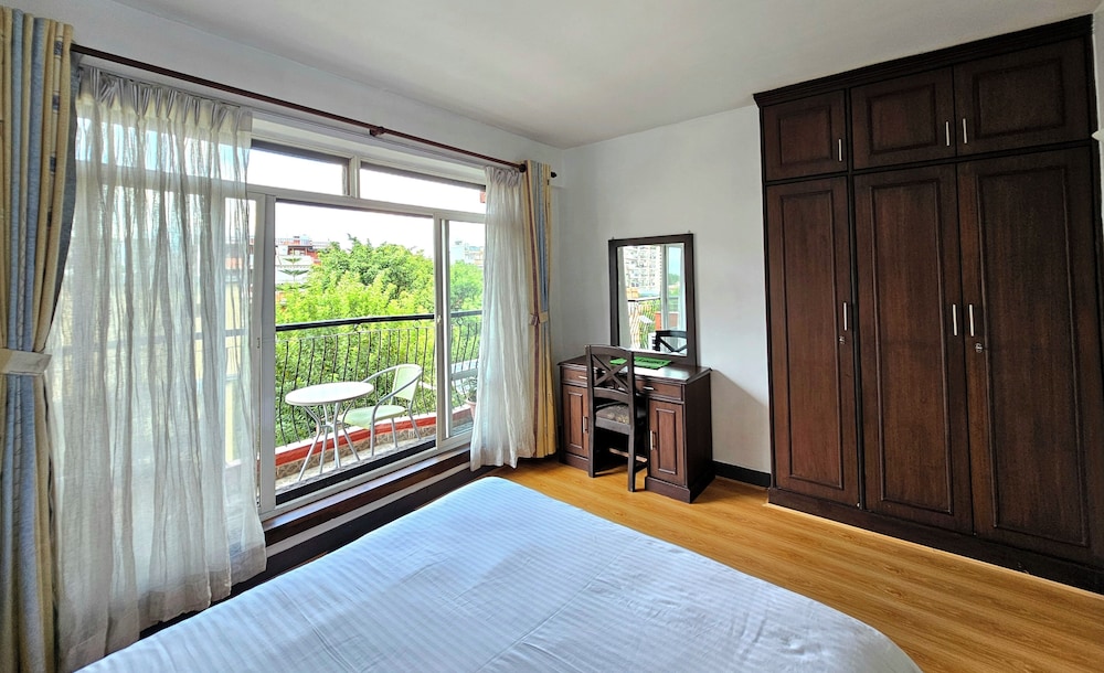 1 BEDROOM, DELUXE, APARTMENT, CITY VIEW