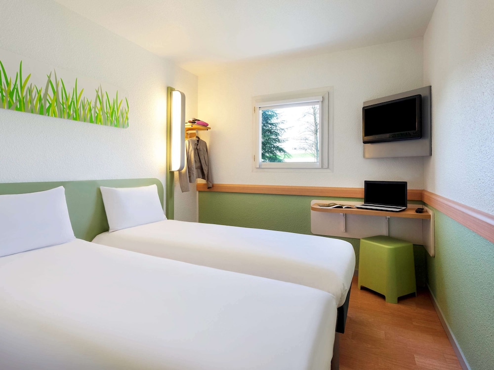 Ibis Budget Pau Est 16/71