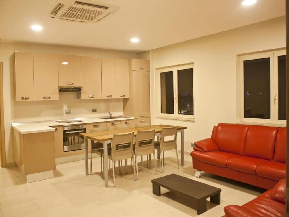 Axis Suites Hotel 21/38