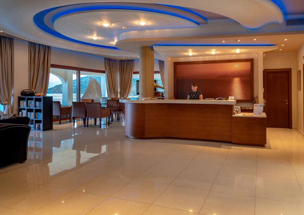 Odyssey Hotel 7/50