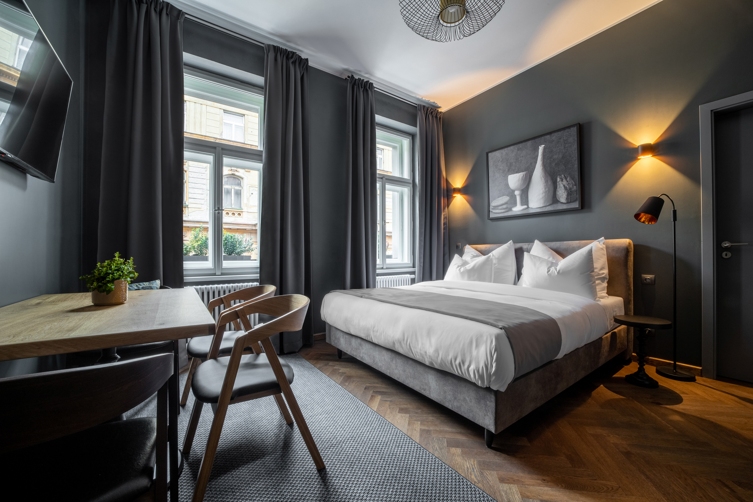 2 Bedrooms, Suite