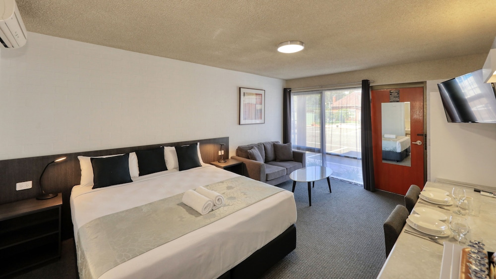 Spa, Deluxe, Suite, Queen Bed