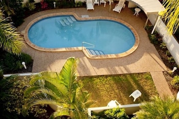 SUNDECK GARDENS 4/47