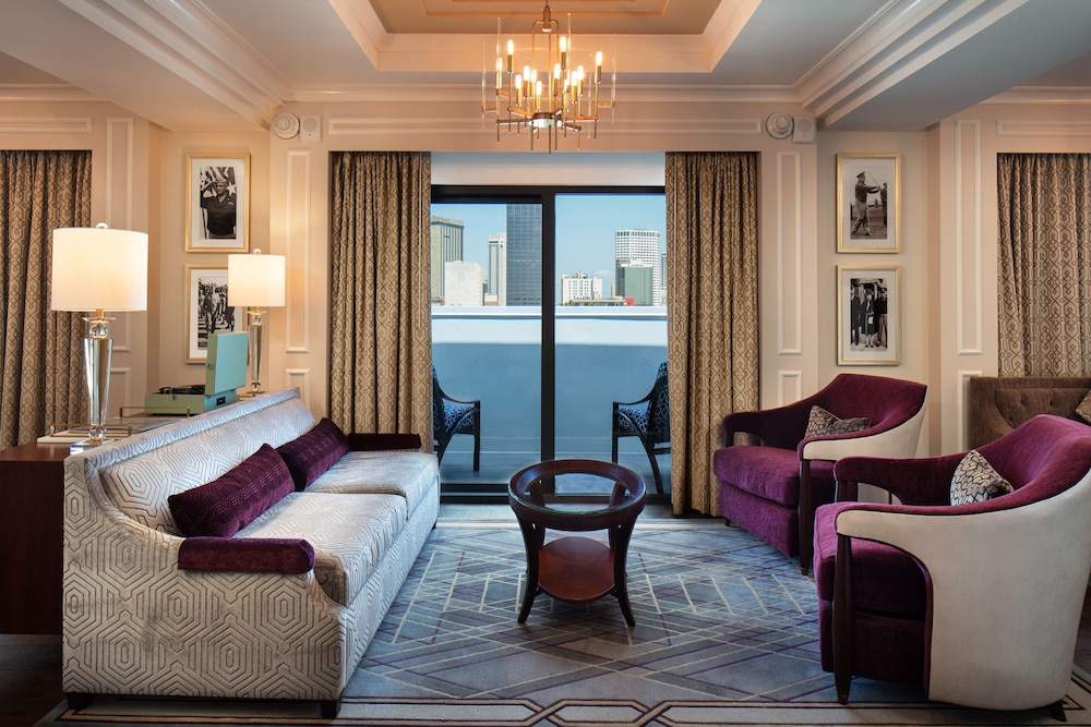 The Higgins Hotel New Orleans, Curio Collection by Hilton 38/77
