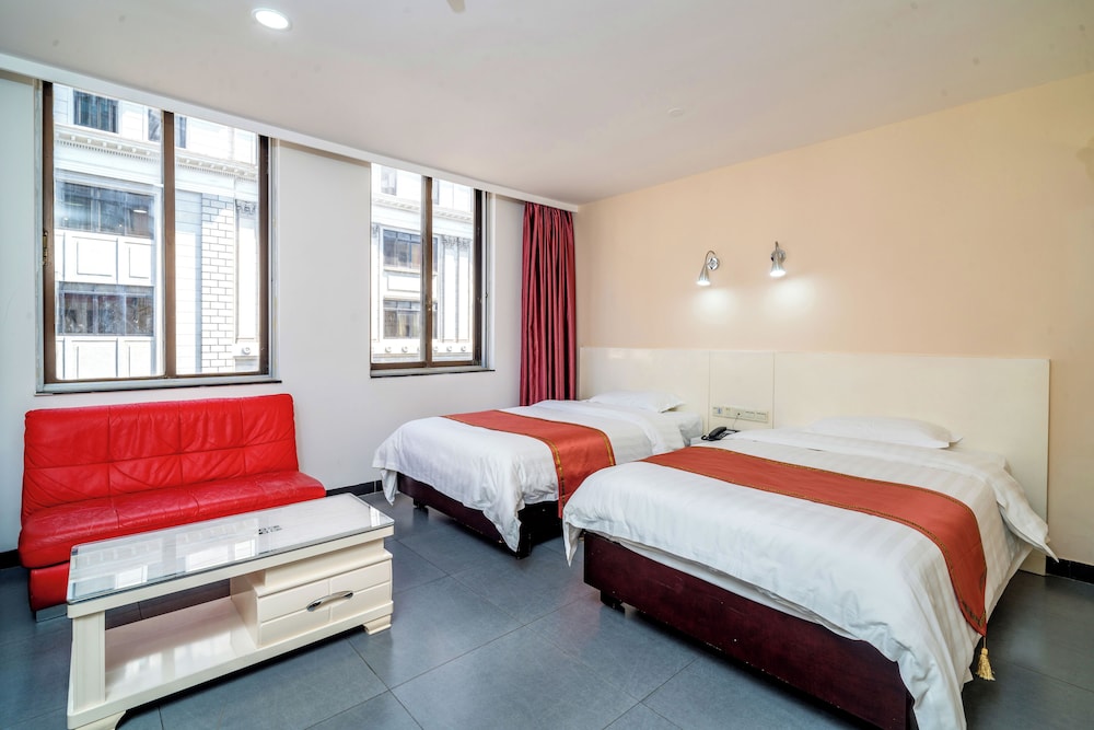 LN White House Hotel 34/48