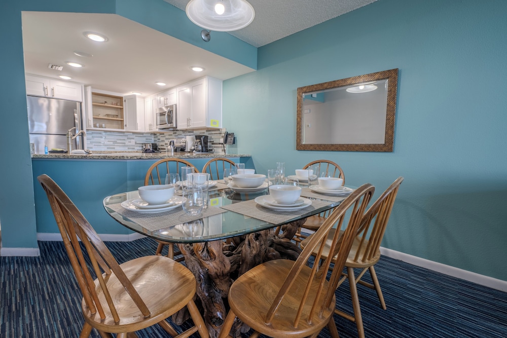 Oceanique Resort by Capital Vacations 31/48