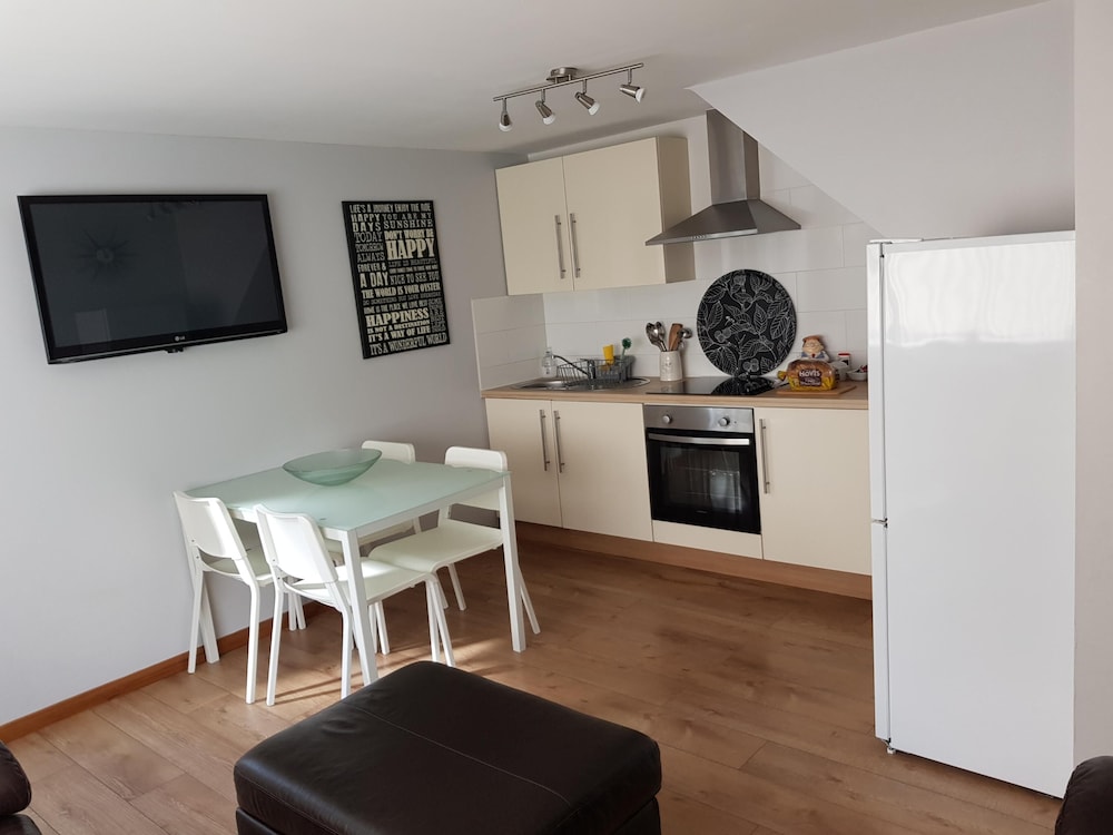 Bancroft Apartment 13/19