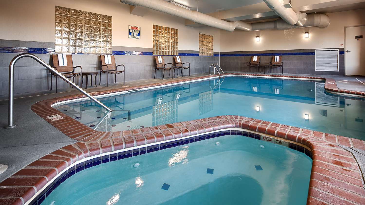 Best Western Plus Gateway Inn & Suites 24/34