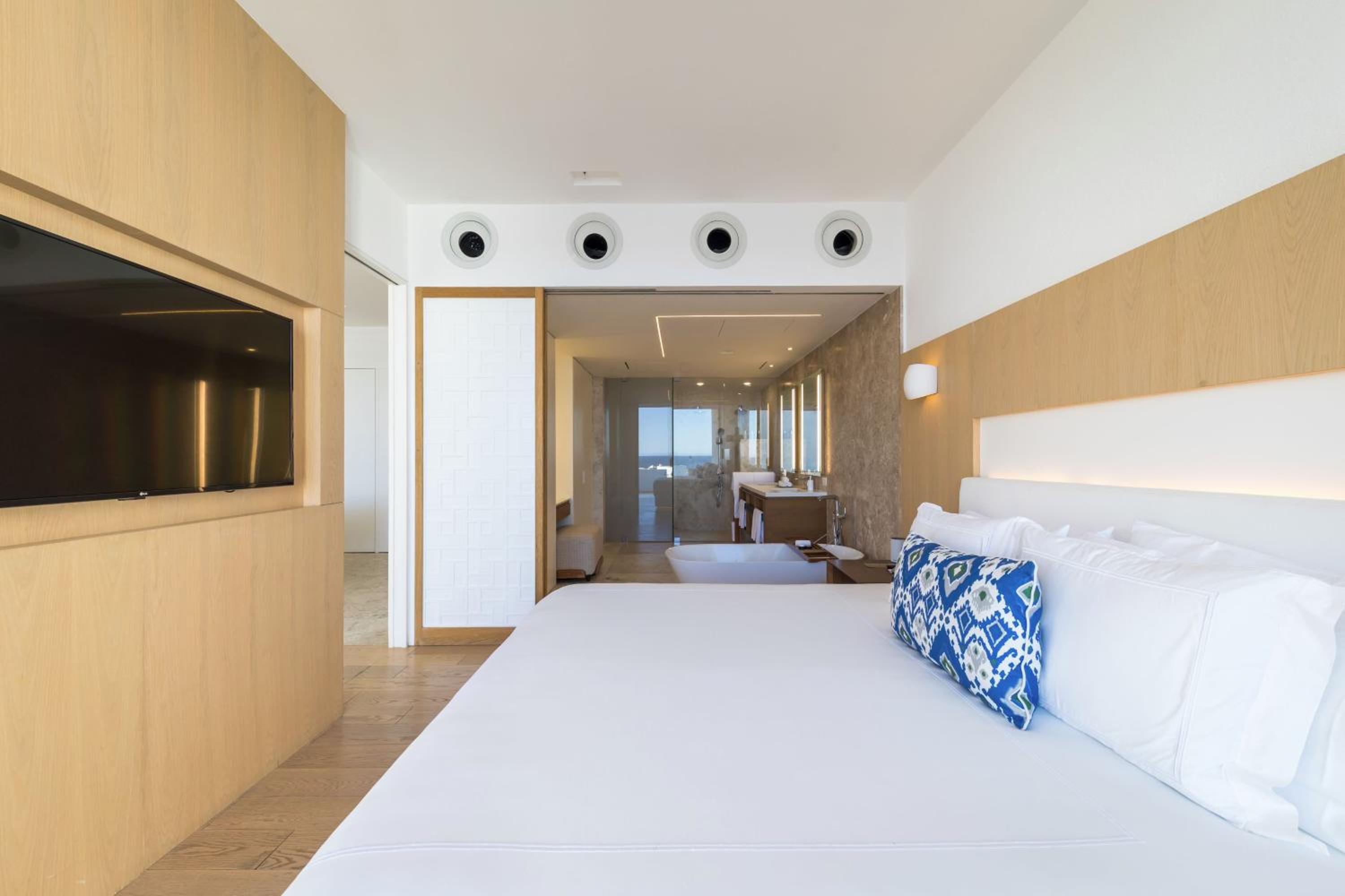 1 Bedroom, Suite, Partial Ocean View, Butler
