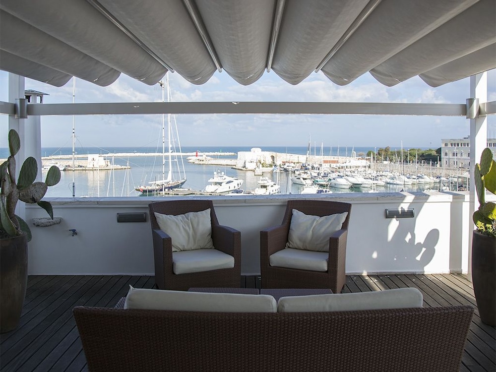 Suite Home Trani 37/50