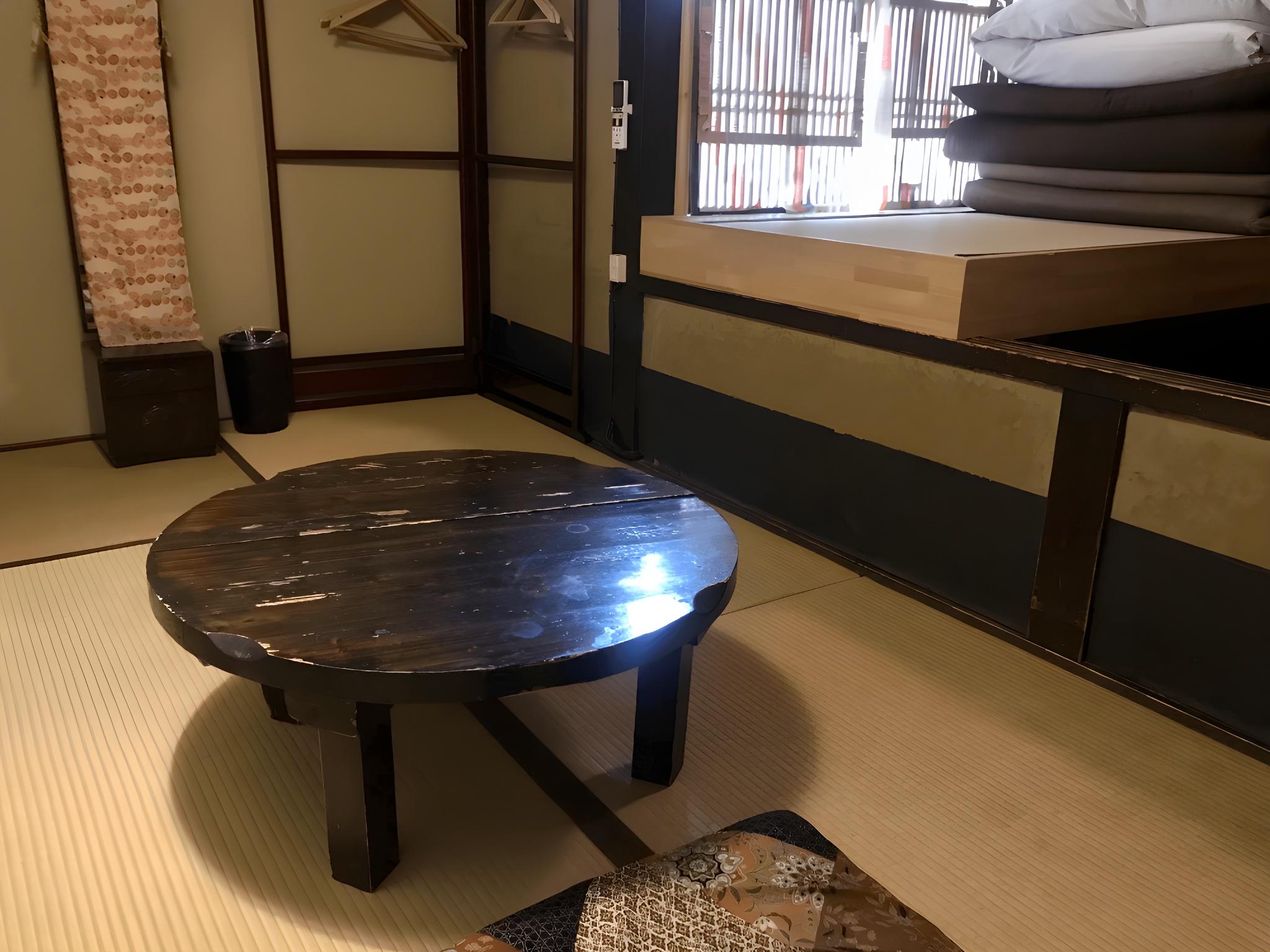 BASIC, TWIN BEDS