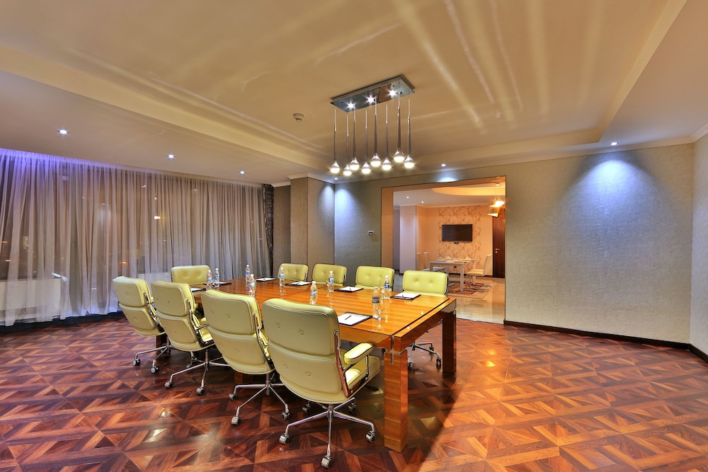 Damas International Hotel 48/48