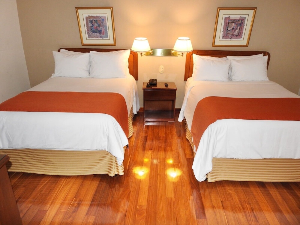 HOTEL SAN CARLOS 21/85