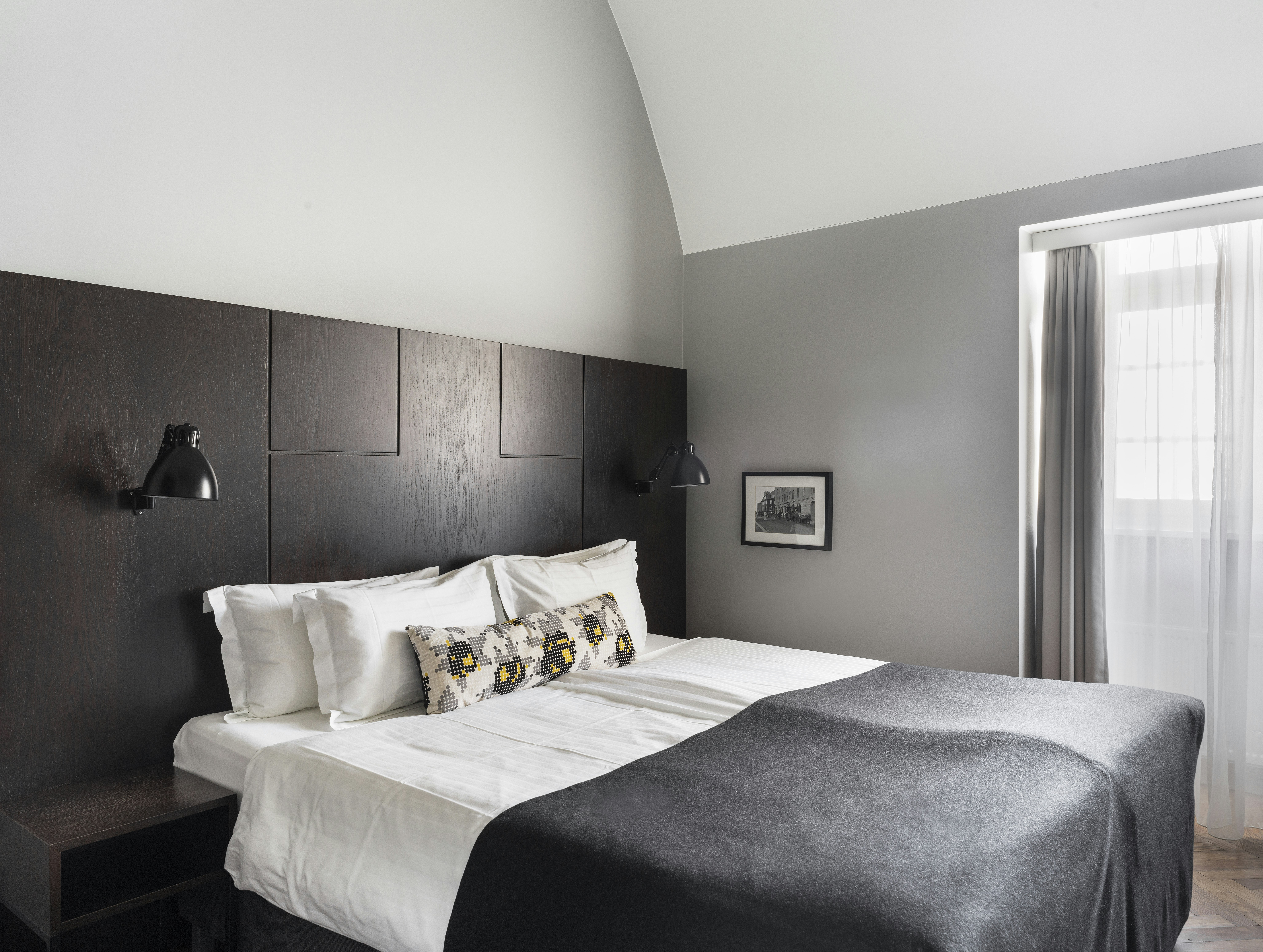 DELUXE, DOUBLE BED