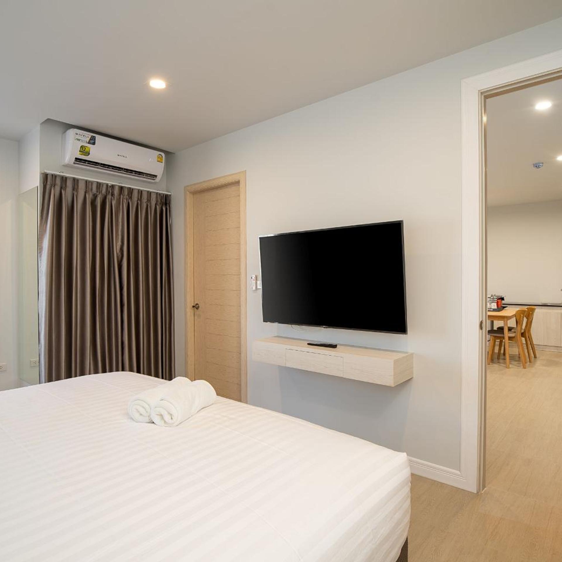 جناح جونيور، The Pride Hotel Phitsanulok 2/10