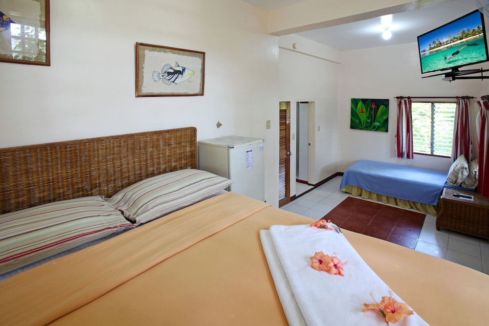 El Galleon Beach Resort Asia Divers 30/68
