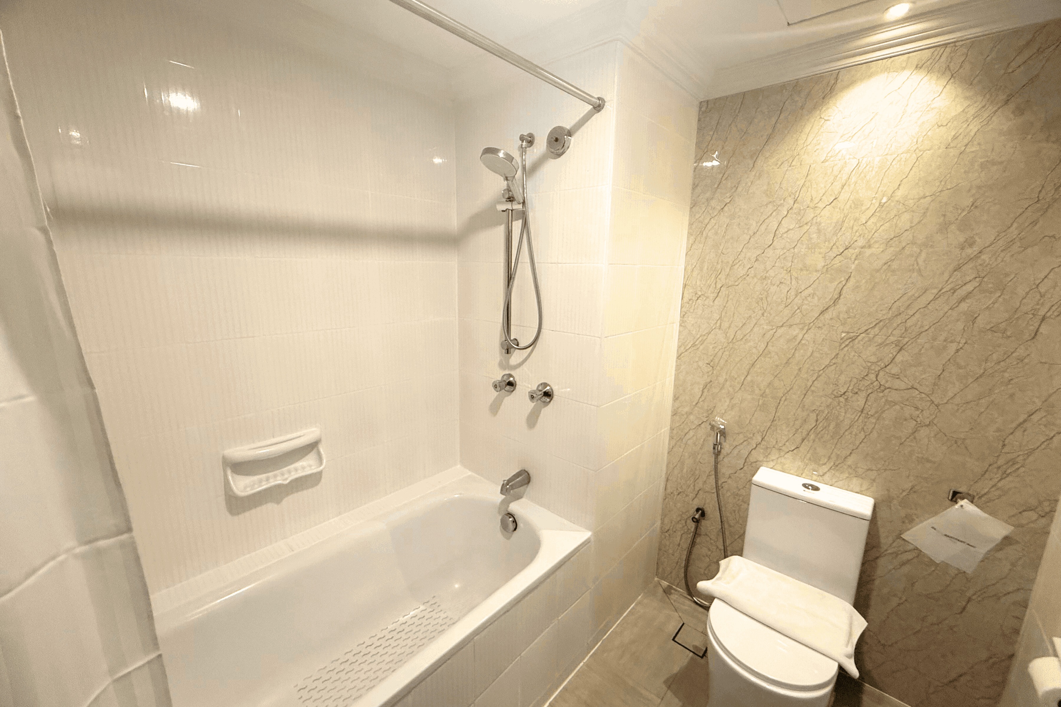 غرفة سوبيريور ثلاثية، Howard Johnson By Wyndham Kuala Lumpur 118 6/6