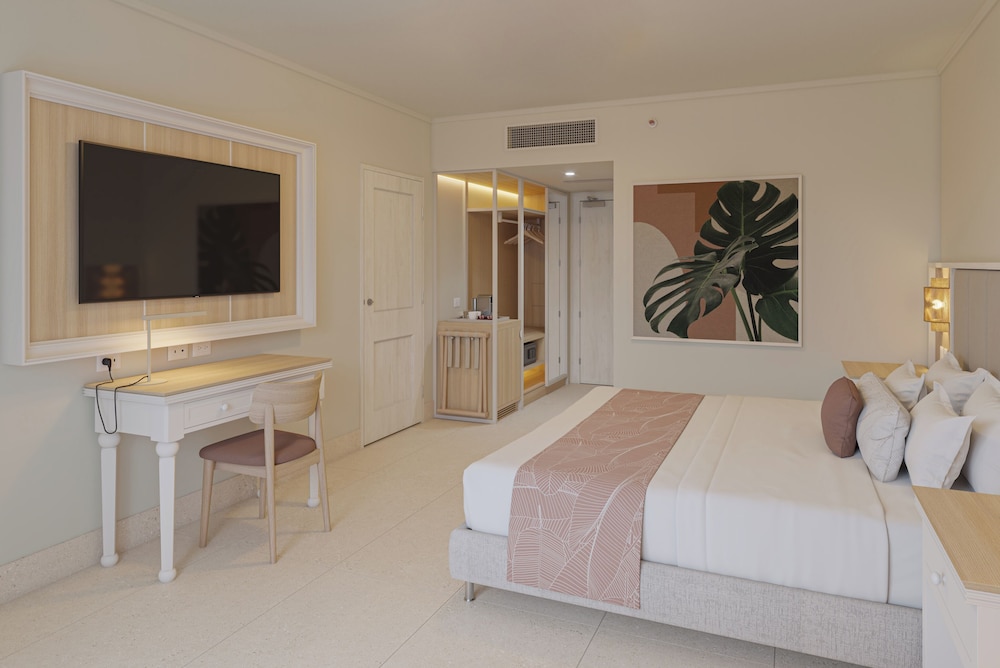 JUNIOR SUITE, FAMILY, MULTIPLE BEDS, TROPICAL VIEW