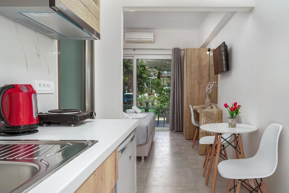 Antonis Apartments 8/50