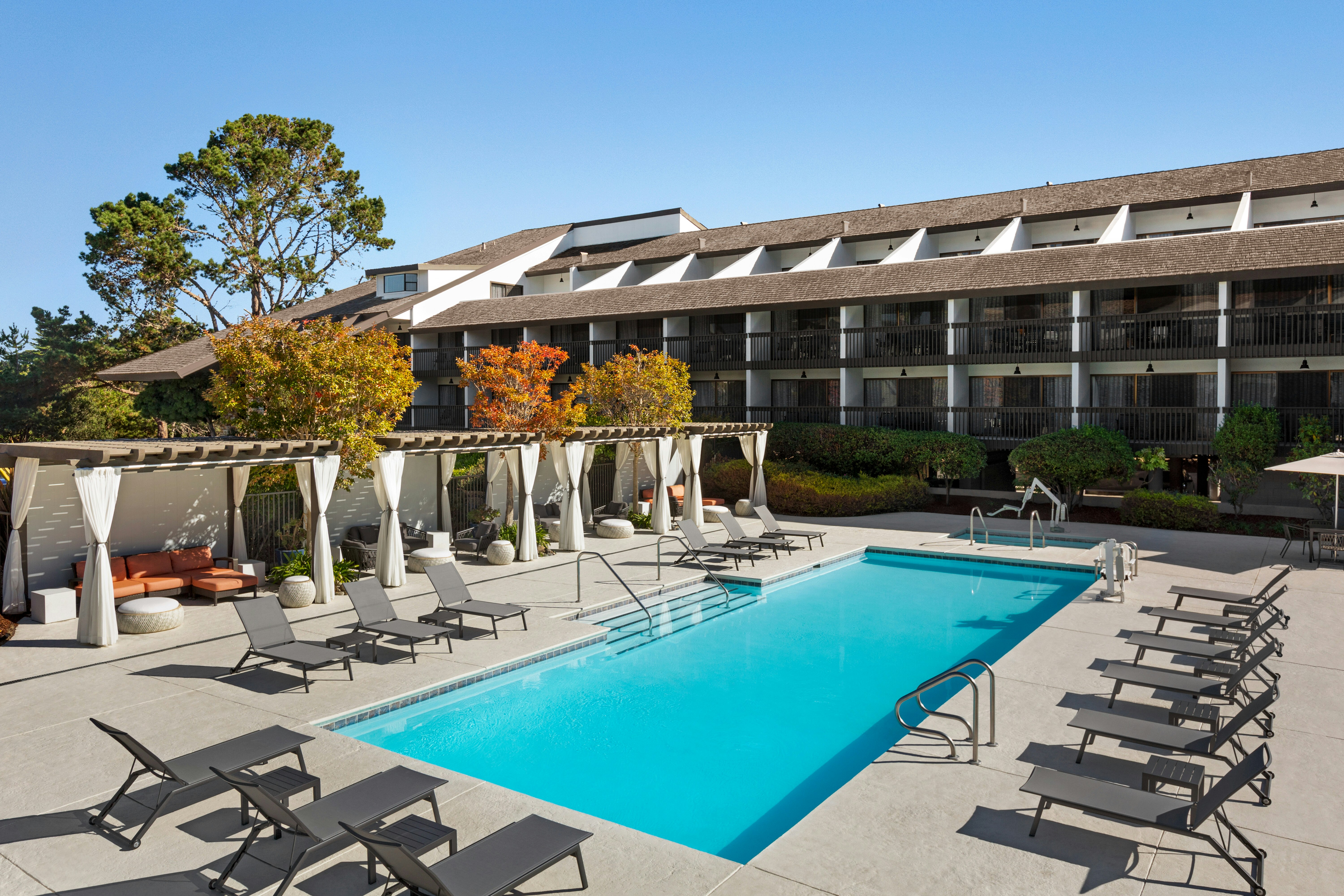 Hilton Garden Inn Monterey 33/58