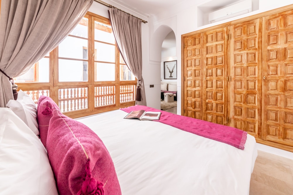 Riad Tahili 5/50