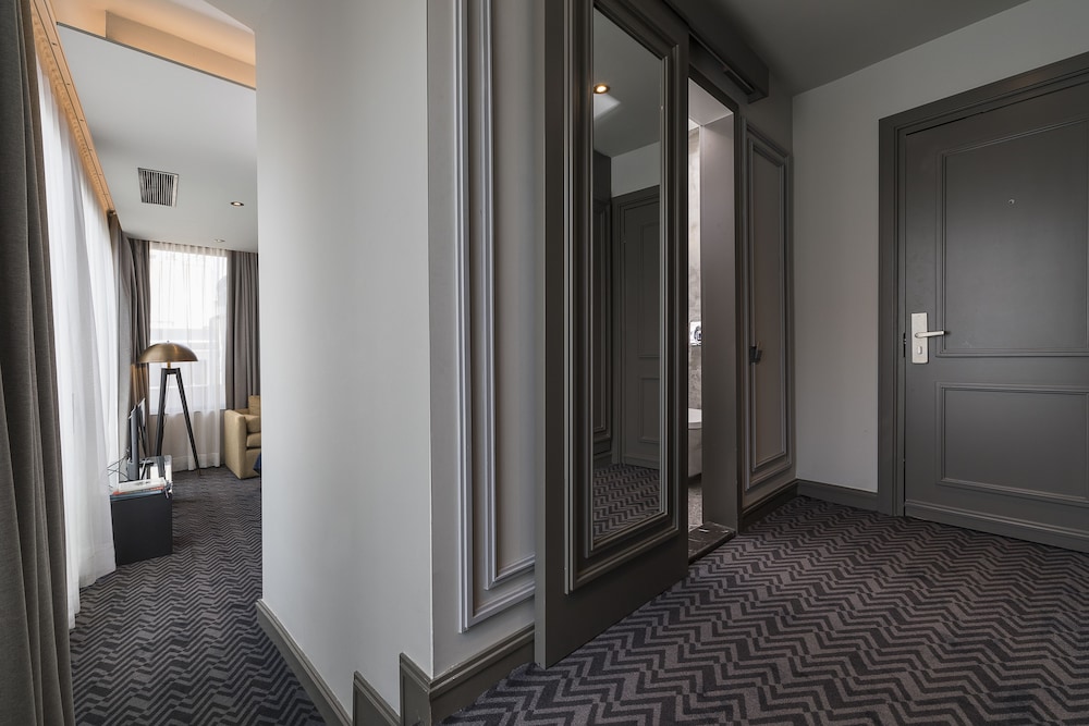 Nabu Hotel 43/69