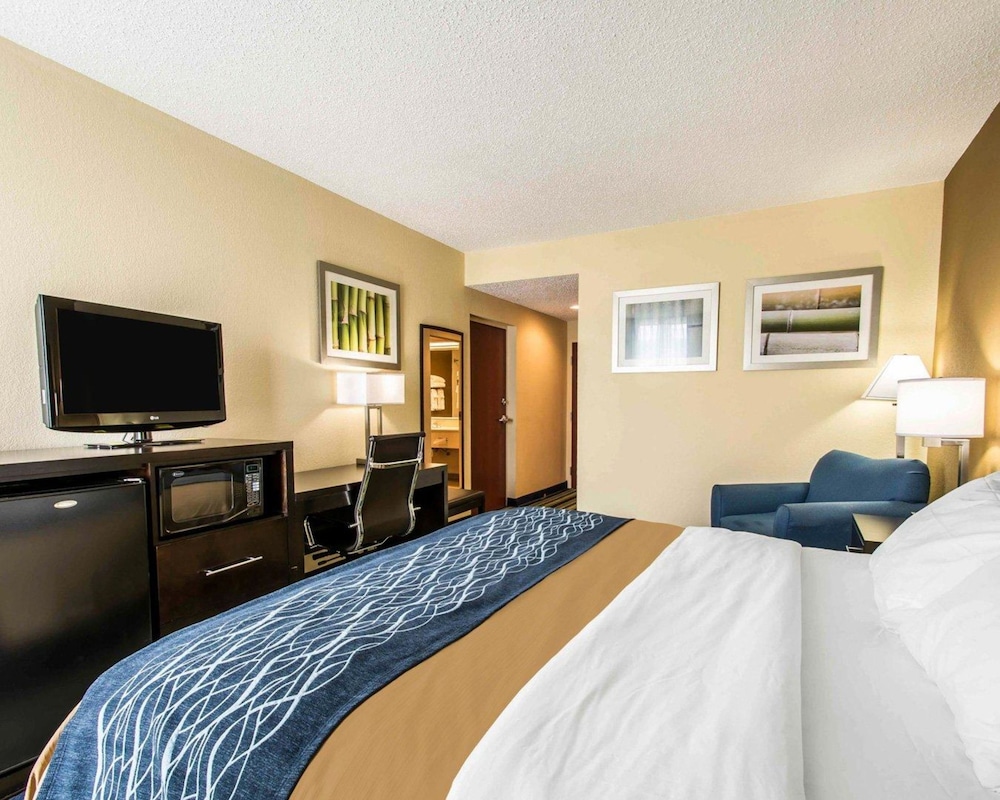 Comfort Inn & Suites Lantana - West Palm Beach South 14/40