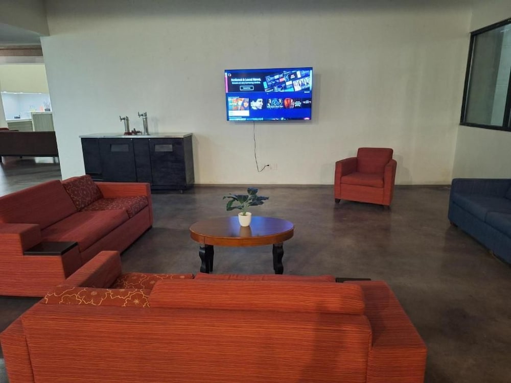 ECONO LODGE AND SUITES(Orange - TX) 38/53