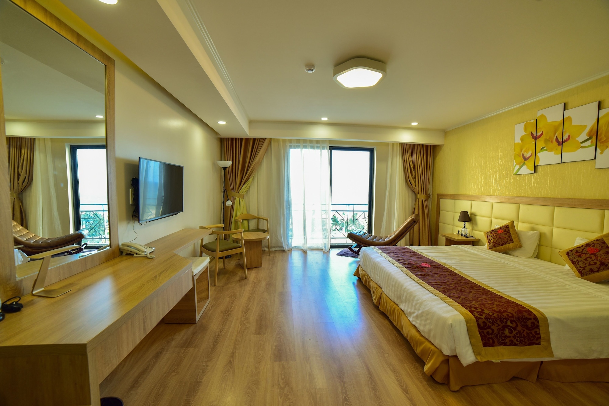 DELUXE, SEA VIEW, BALCONY