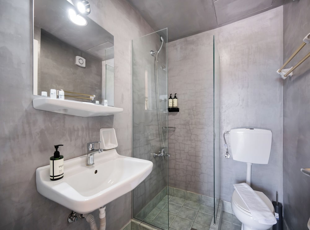 Ionio Hotel 72/74
