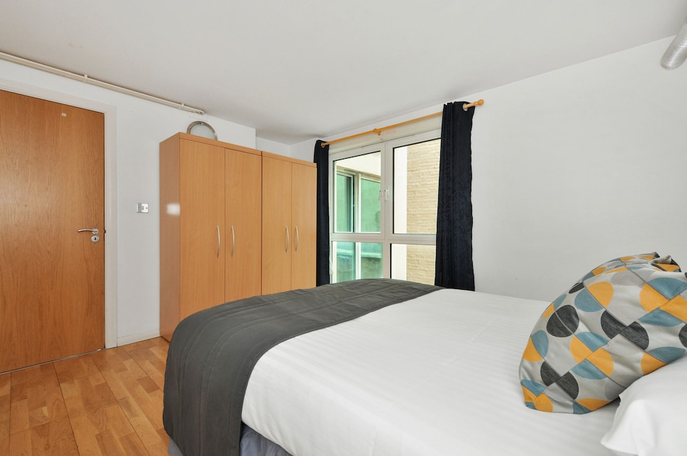 Access Apartments City 8/18