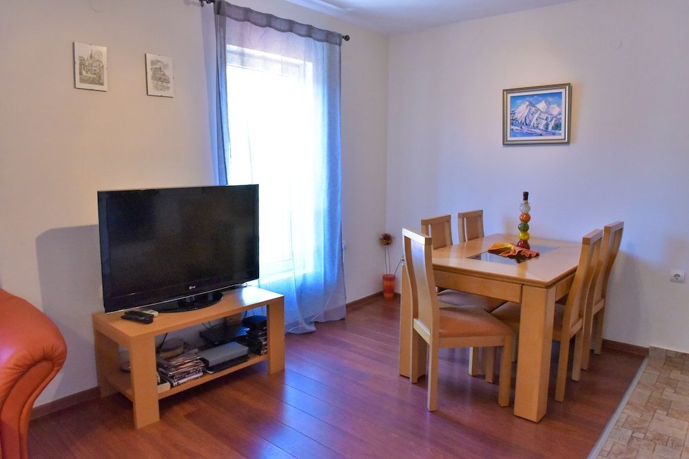 Bojur & Bojurland Apartment Complex 31/50