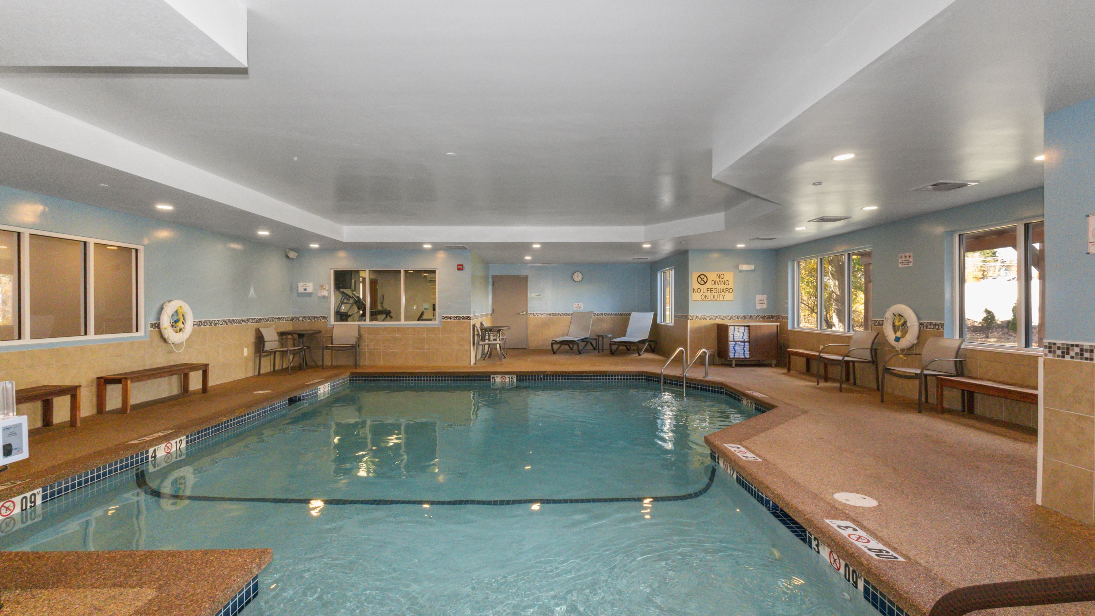 Holiday Inn Express Hotel Suites Hampton South Seabrook 36/78