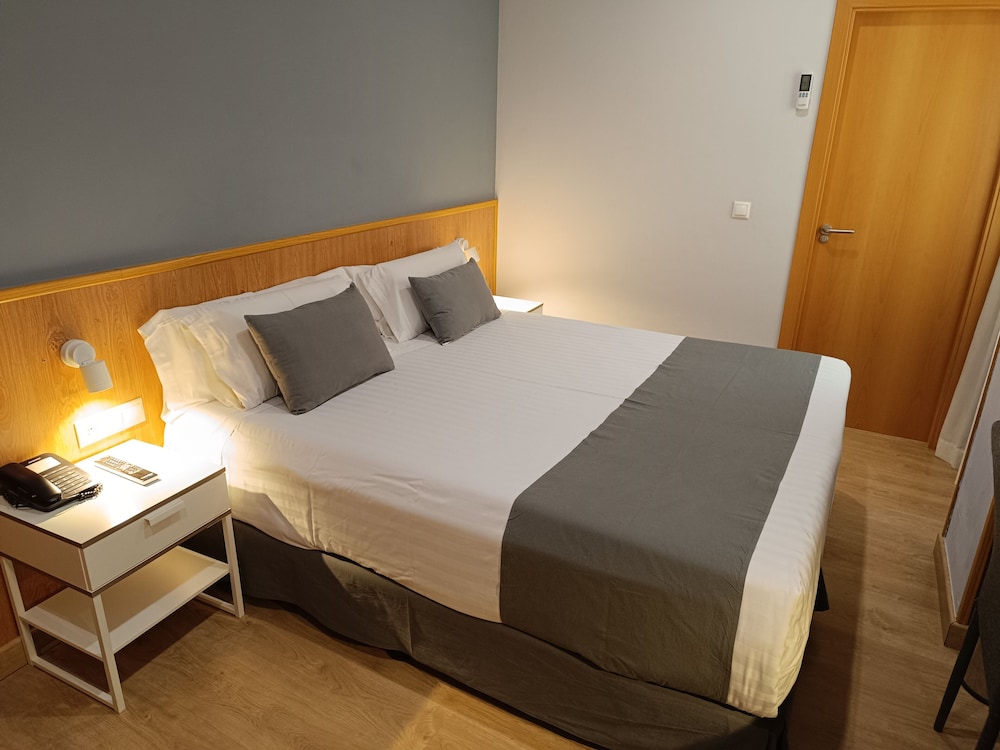 Hotel Mendez Nunez 12/49