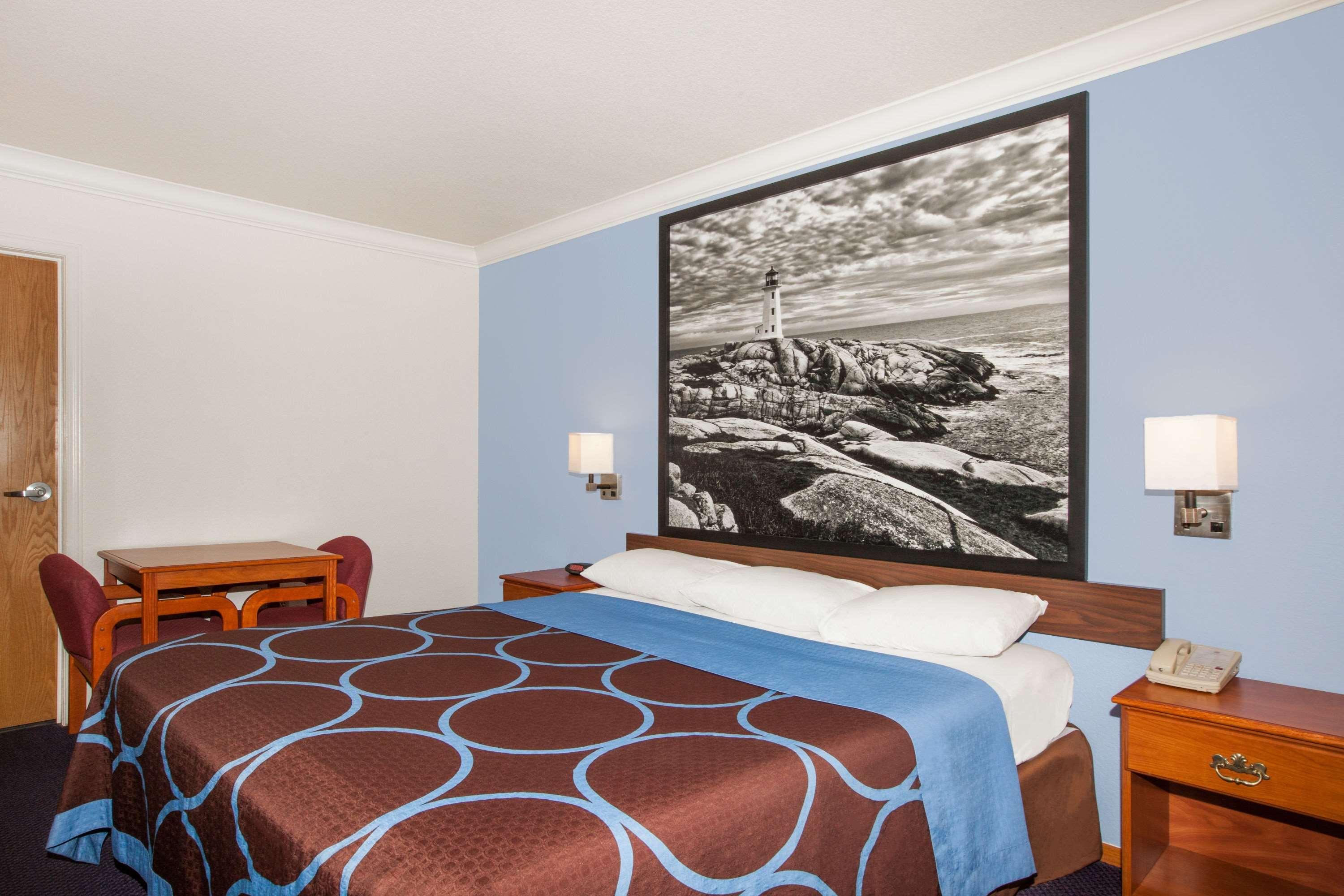 Creekside Inn & Suites 31/47