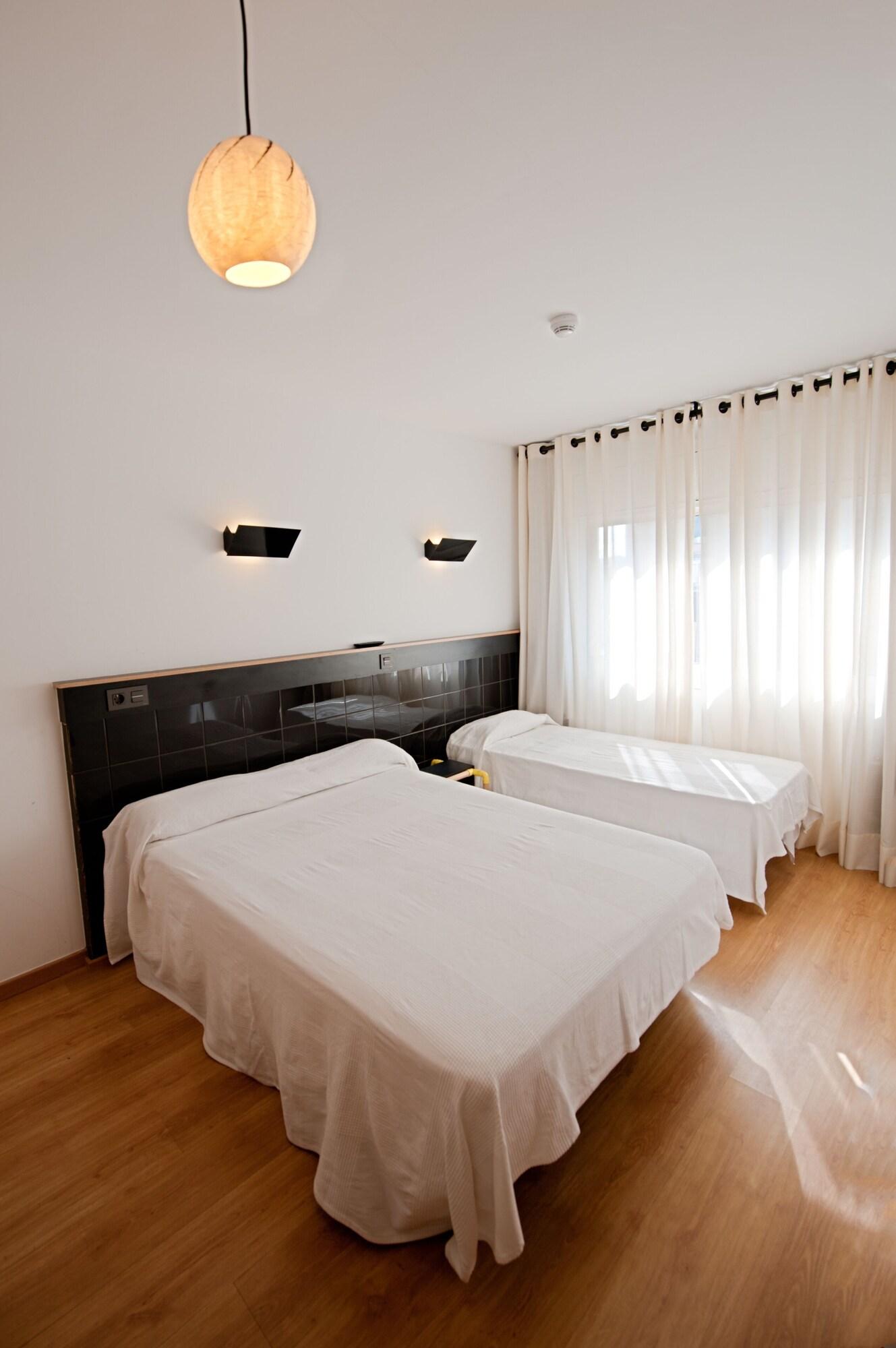 Room, Triple