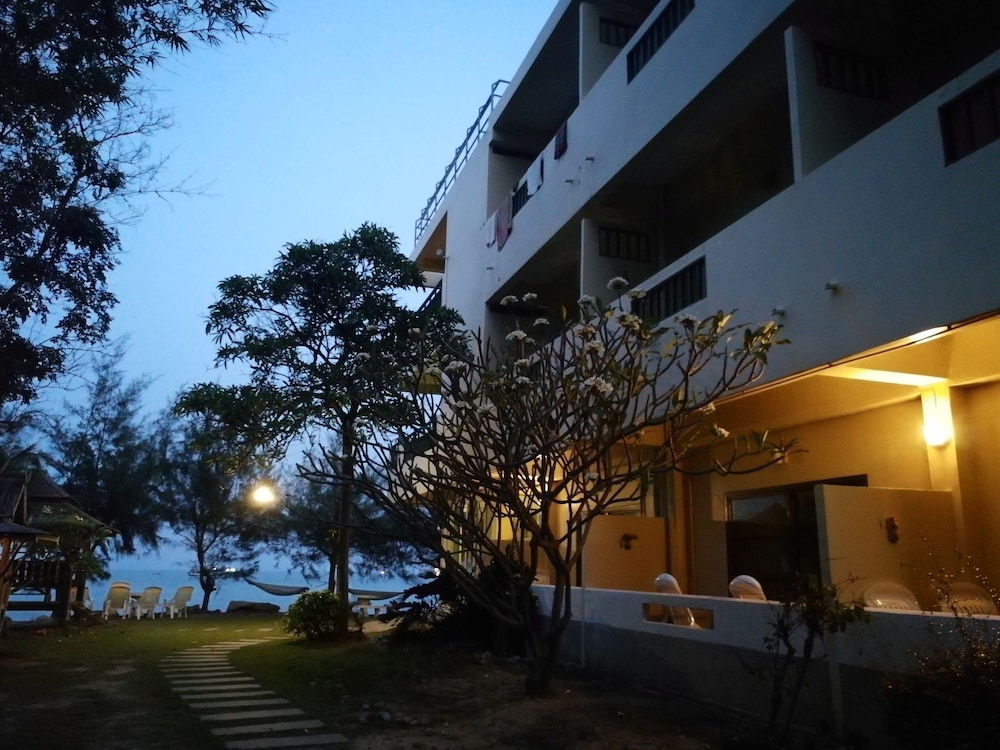 Aow Noi Sea View Resort 7/50
