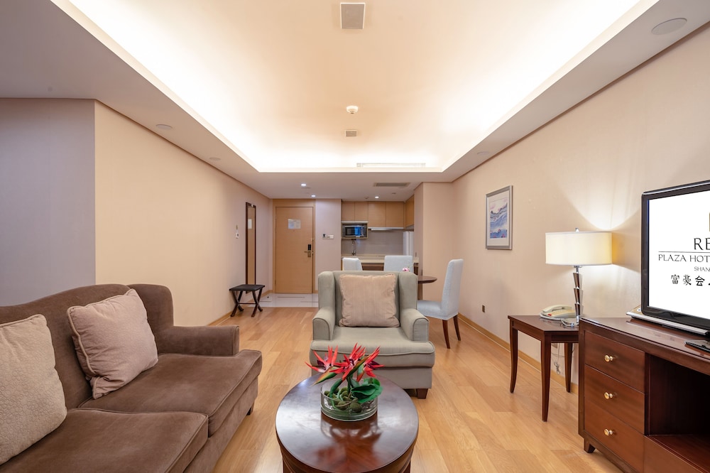 Regal Plaza Hotel Residence 19/35