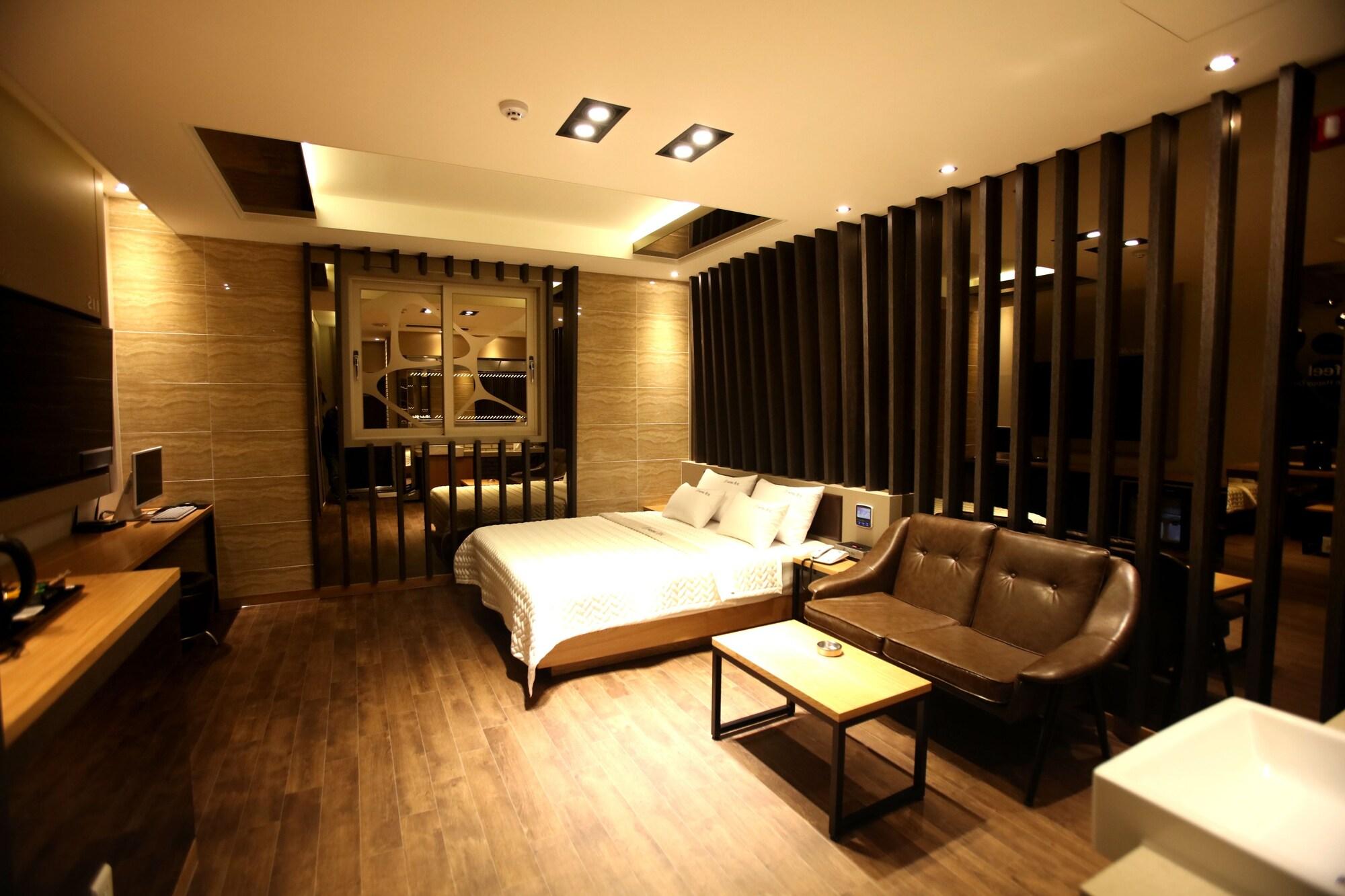 Hotel Yolo 9/53