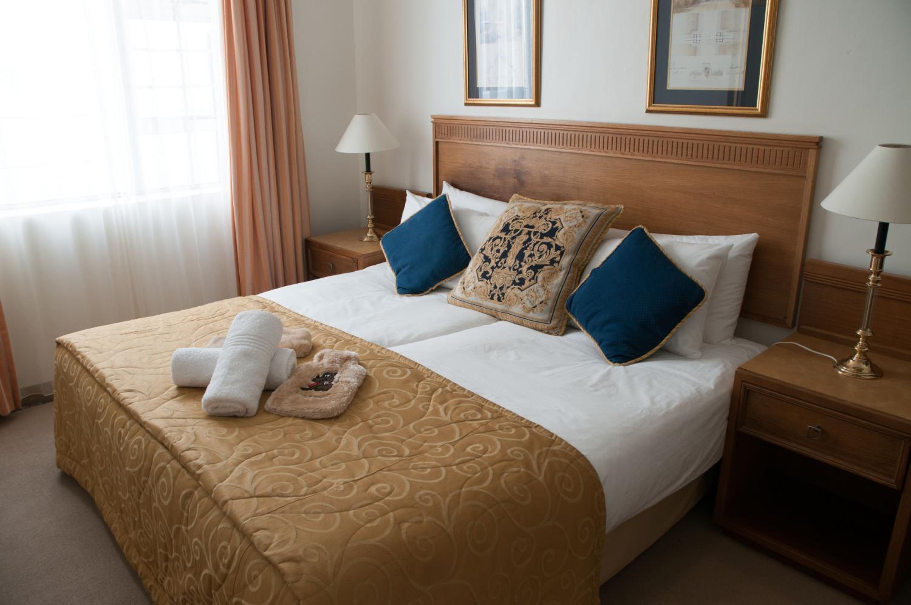 Standard, Twin Beds