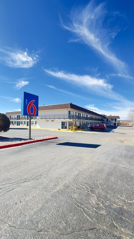 Motel6 Grants, NM 54/68