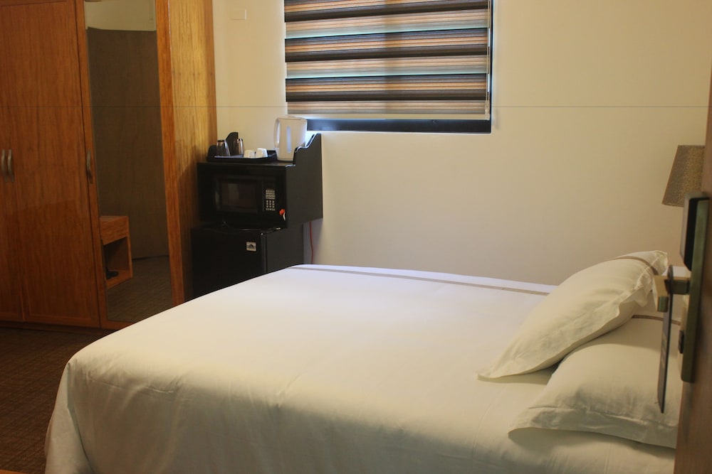 Saipan Beach Hotel 28/66
