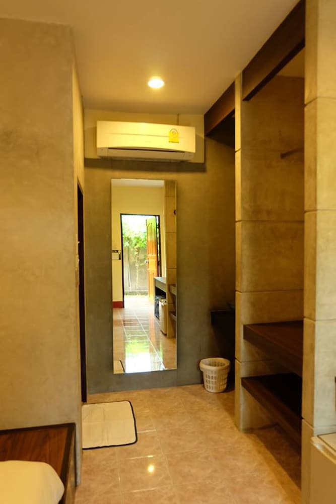 Baan Ma Feung Guest House 48/64